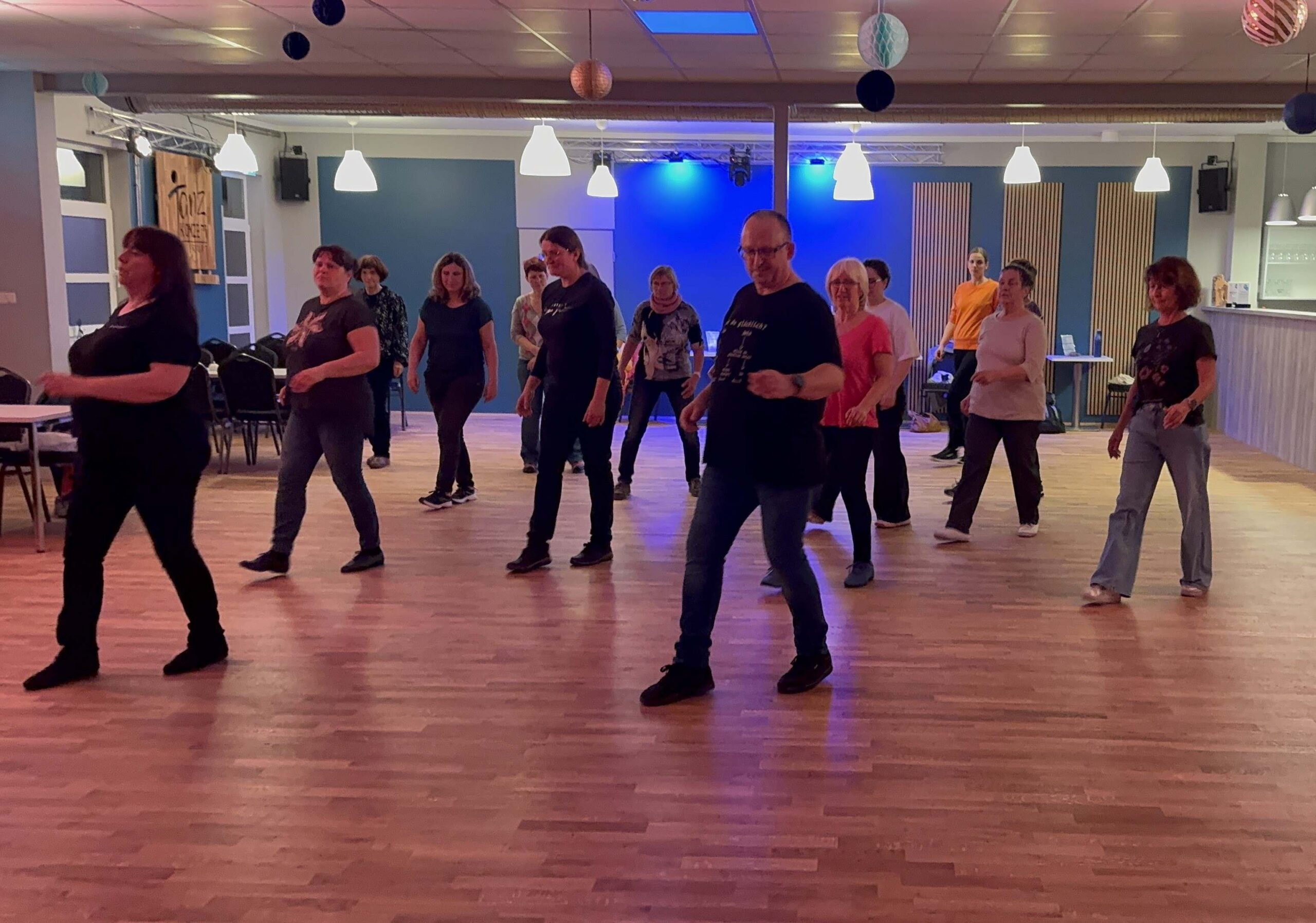 Linedance - SoloMixTanz - mittwochs um 19:45 Uhr