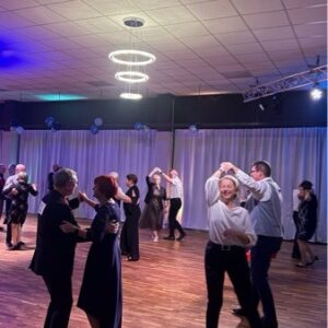 https://tanzkonzept-erfurt.de/wp-content/uploads/2026/07/Discofox-MHL-300x300.jpg